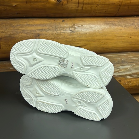 Shein never worn white sneakers - Picture 4 of 4